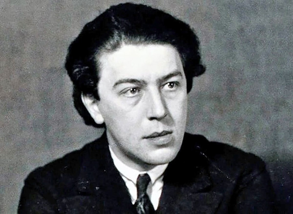 Французский писатель и поэт-сюрреалист Андре Бретон (1896 - 1966)