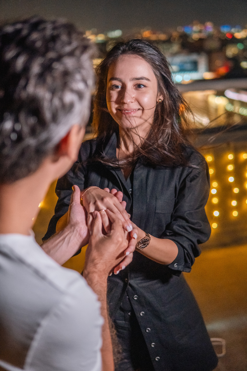 Романтическое предложение на крыше