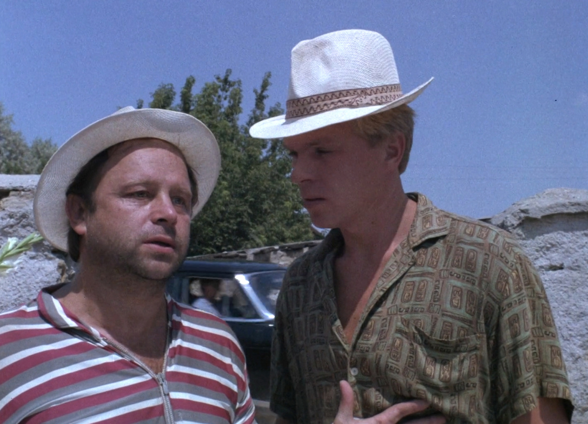 Кадр из кинофильма "Менялы", 1992 г., режиссер Георгий Шенгелия, сценарист Алексей Тимм, композитор Георгий Мовсесян (скриншот) 