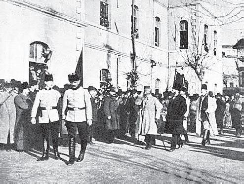Мустафа Кемаль-паша и его соратники в Анкаре (снимок сделан 27 декабря 1919 года)