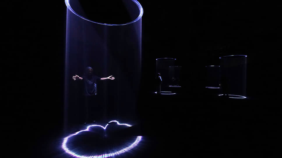 Инсталляция компании Google Design Studio «Сделать невидимое видимым», часть выставки Fuorisalone.📷Фото: Antonio Calanni / AP