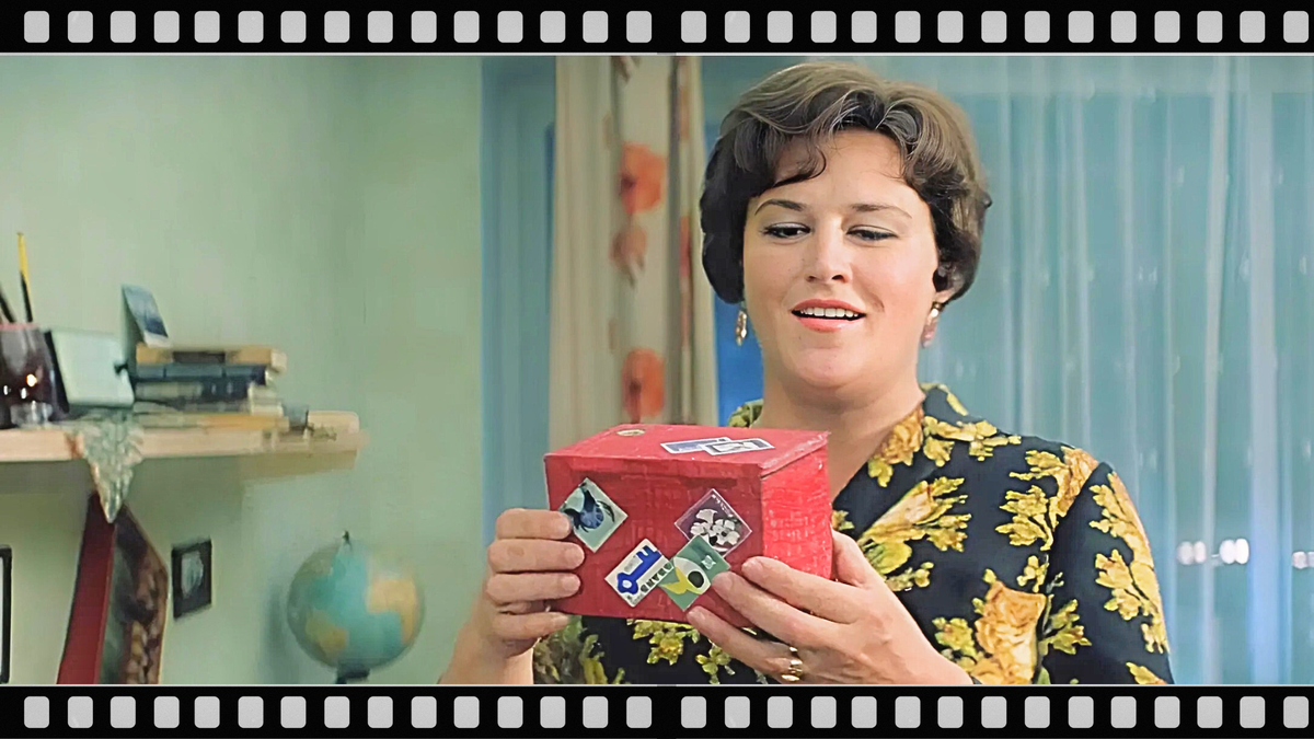 Нонна Викторовна Мордюкова (имя при рождении — Ноябрина) — советская и российская актриса театра и кино. Родилась 25 ноября 1925 года в Константиновке, Украинская ССР