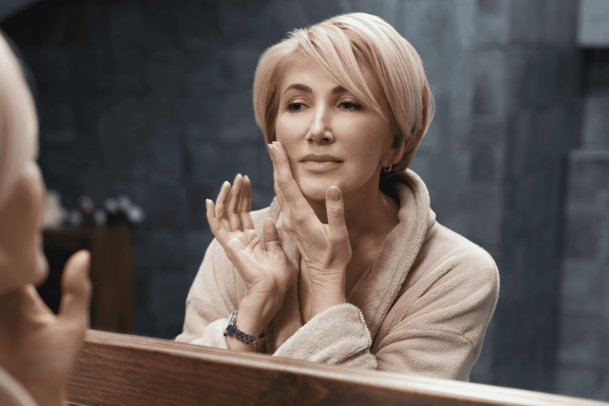 Для возрастной кожи косметика с пептидами - настоящая палочка-выручалочка. Ведь она дает возможность поддержать свежий и ухоженный вид что делает женщину элегантной и роскошной. 