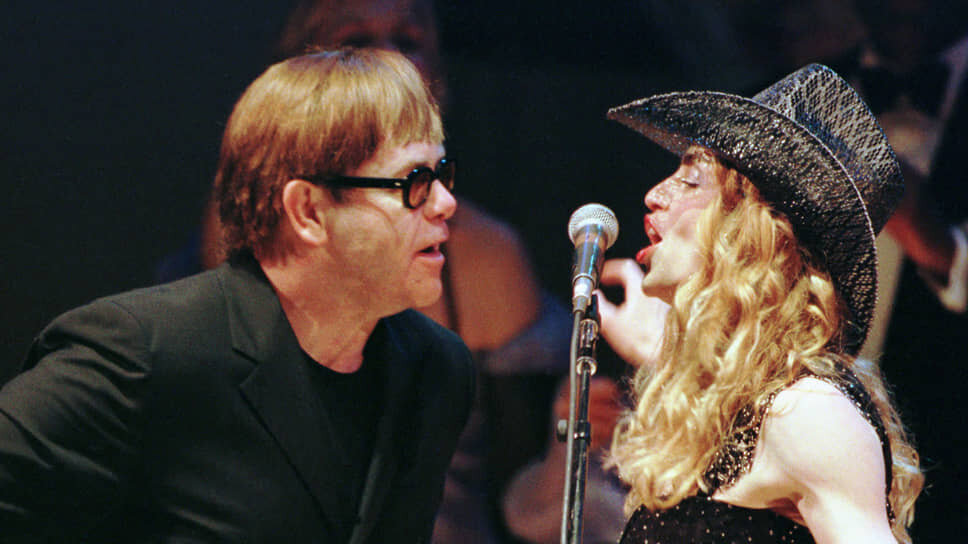 Элтон Джон и Мадонна выступают в Карнеги Холле в 1998 году.📷Фото: Reuters