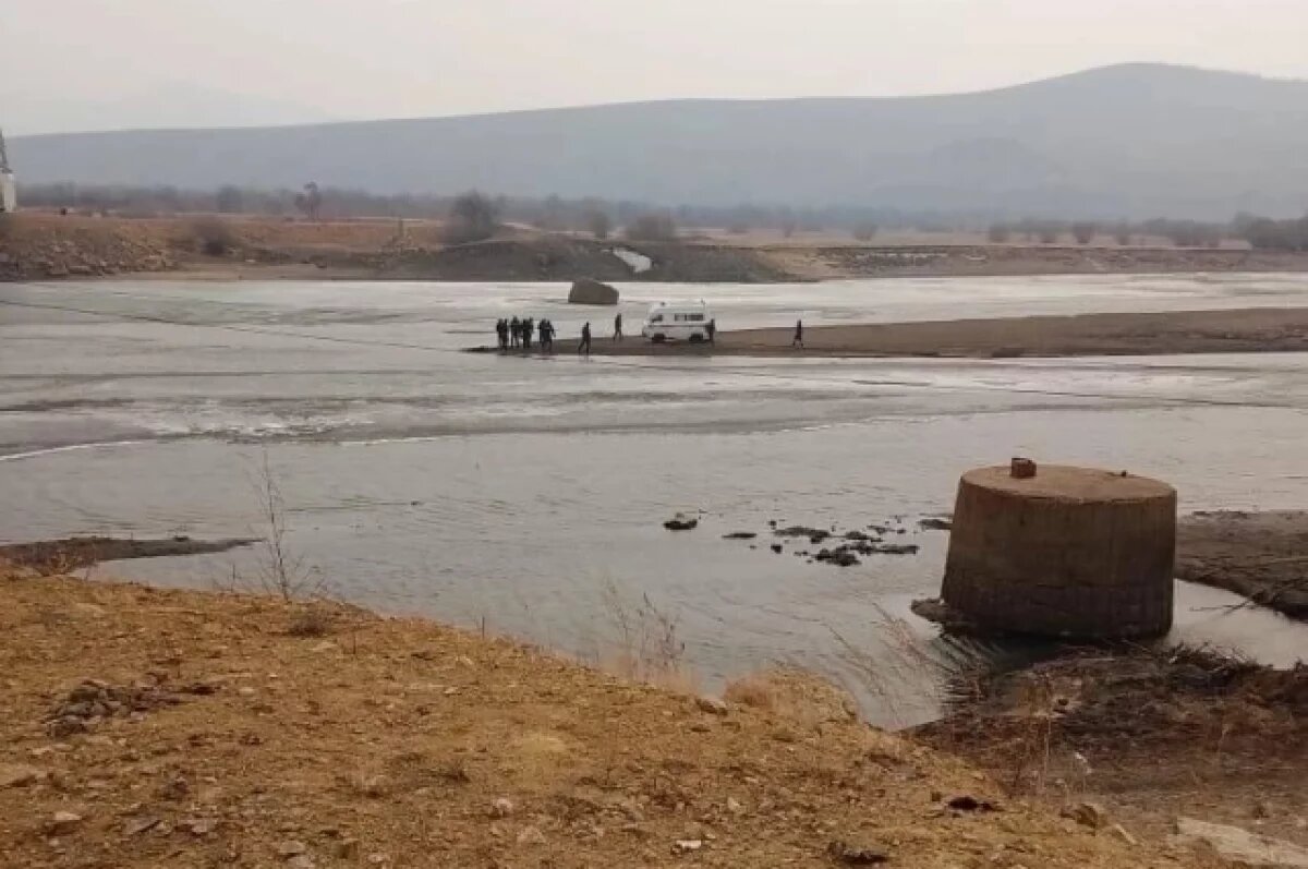   Выжил только мальчик.