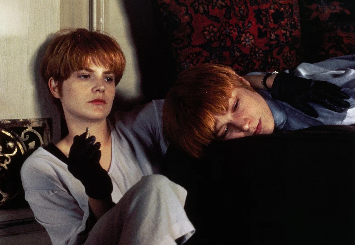 Кадр из фильма «Одинокая белая женщина» (1992)