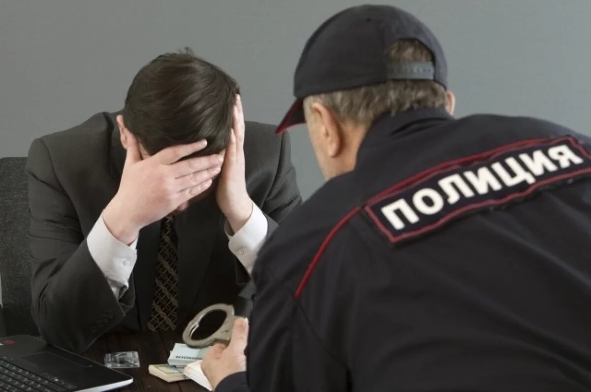    Полицейского в Петербурге осудят «крышевание» продавцов закусок на 3,2 млн