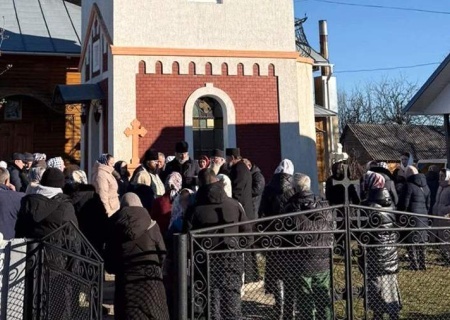    Рэкетир из ПЦУ возмутился, что священники УПЦ не оставили ему церковную утварь в захваченном храме