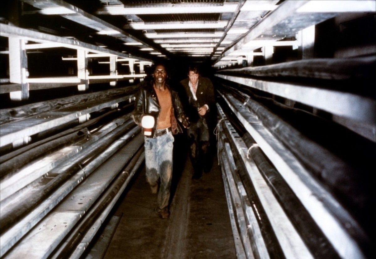 Кадр из фильма «Последняя волна» (1977)