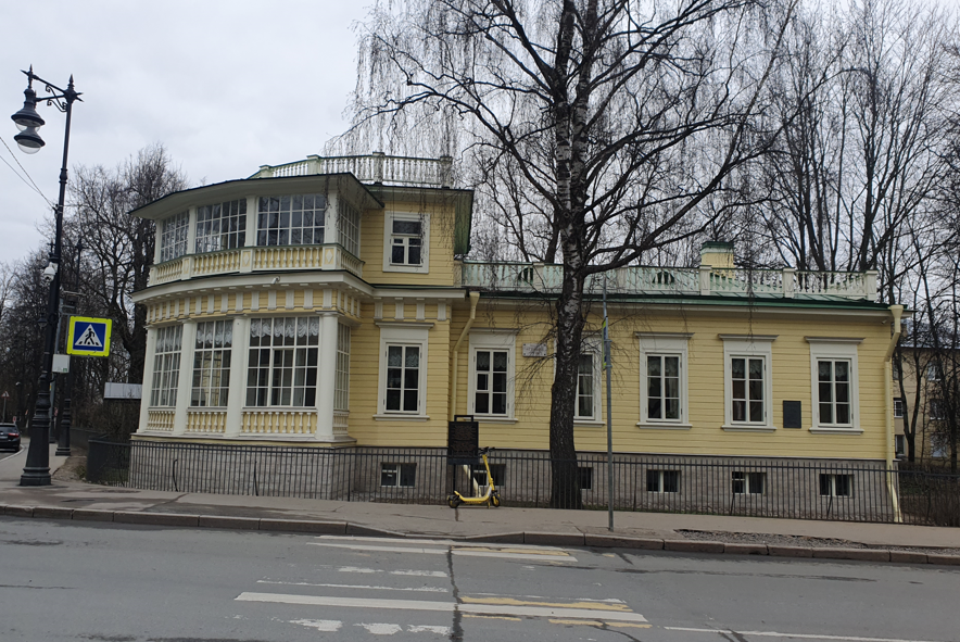 Дом, где жил Пушкин с супругой