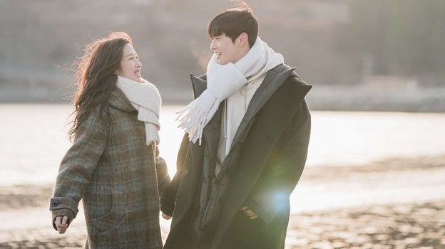 Кадр из южнокорейской дорамы "Истинная красота" (2020)