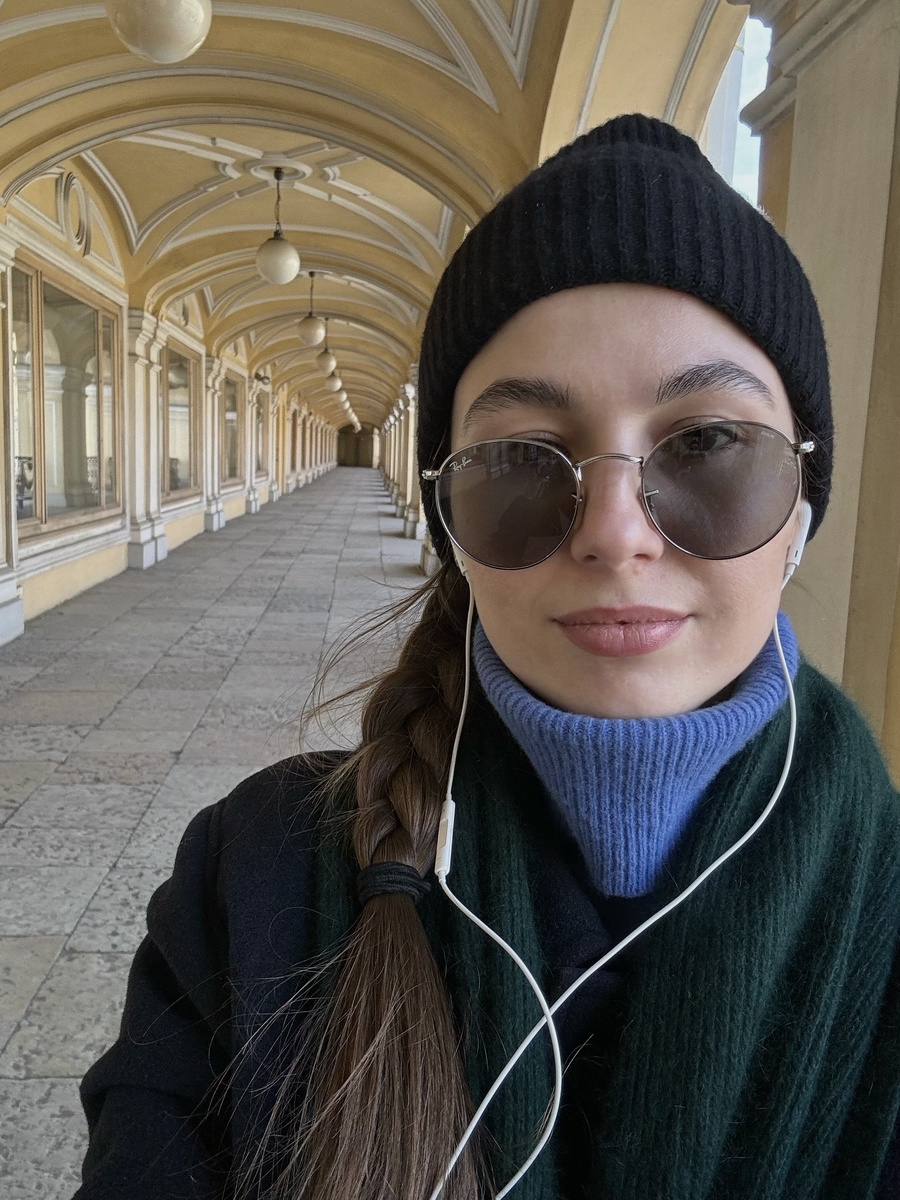 Я шла по Гостиному двору на Сенную площадь и нервничала.