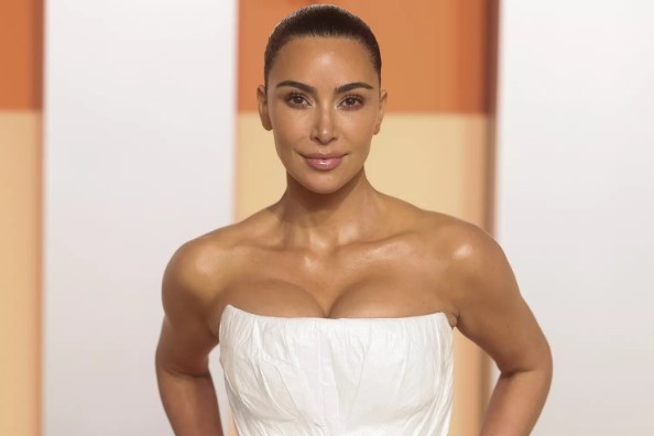 Ким Кардашьян.