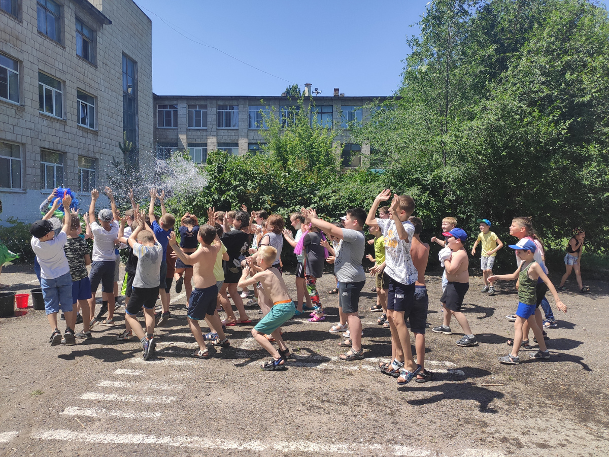 День Нептуна в пришкольном лагере.