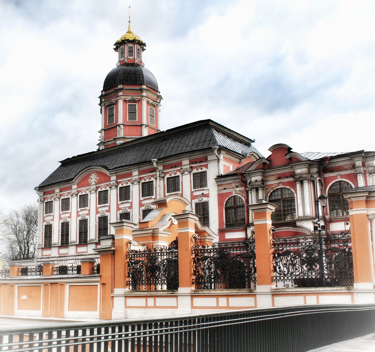 Александро-Невская Лавра. Благовещенская церковь