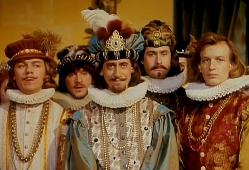 Двор Генриха III. Кадр из сериала "Графиня де Монсоро" (1997).