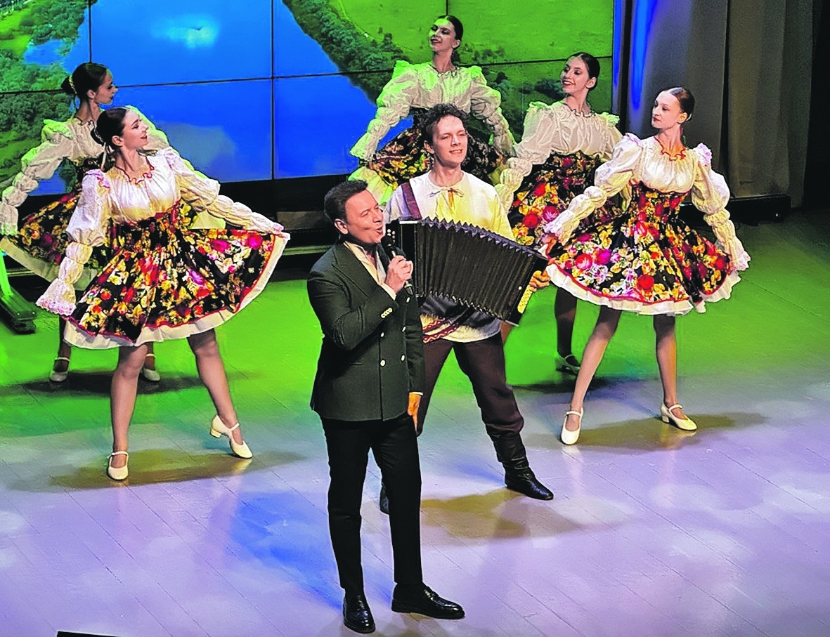 Александр Олешко так часто бывал в Беларуси, что признался - он теперь тоже белорус. Фото: russia.mfa.gov.by