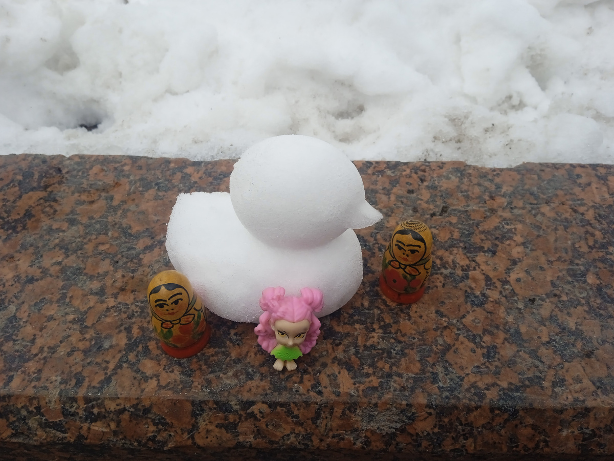 Матрёшки и Джульетта. Фото автора.