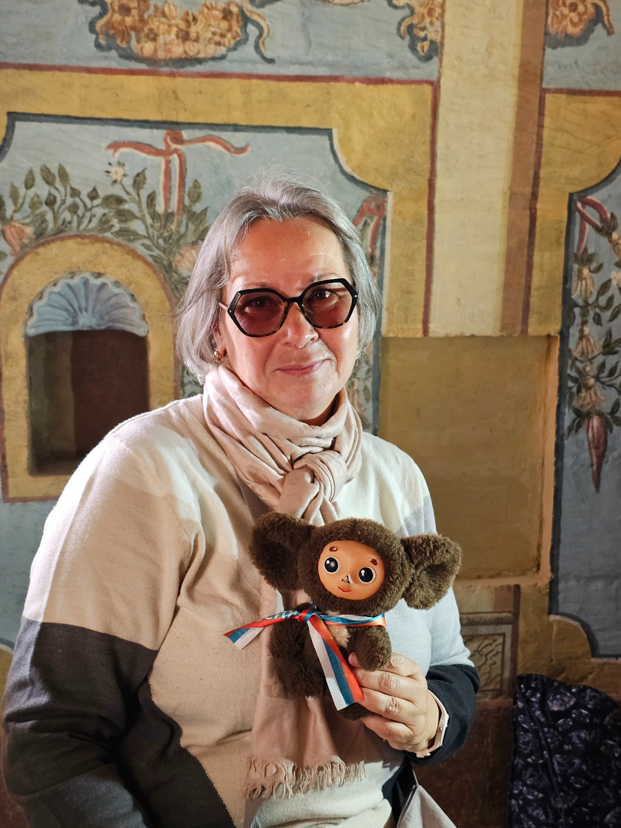 Мы с Чебурашкой после долгой пешеходной тропы. Усталые, но разве это главное?