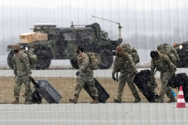 Czarek Sokolowski/AP  