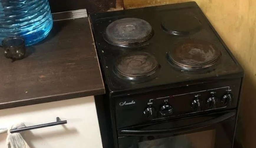 Та самая злополучная плита. Фото: ГСУ СК России по Московской области.