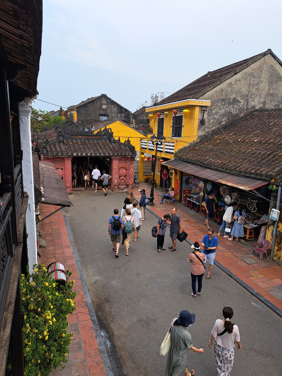 Вход на японский крытый мост