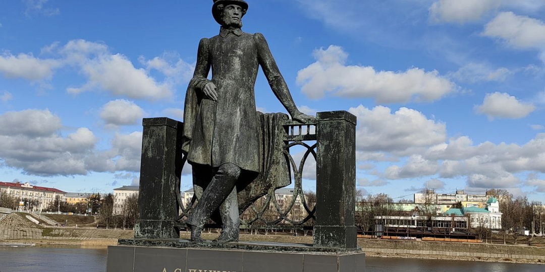 Один день — и десятки историй: мой маршрут по скульптурам Твери