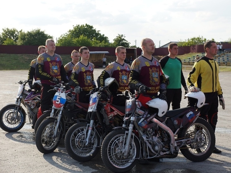     В Ипатово рассчитывают в нынешнем сезоне не только вернуть себе титул сильнейшего клуба по итогам национального чемпионата, но и положить золотые медали в Кубок России.Фото: МК «Колос».