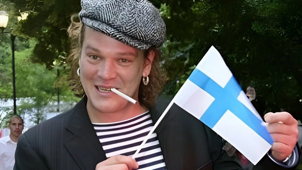 Финский актер Вилле Хаапасало, прославившийся после выхода фильма «Особенности национальной охоты», радует  своих поклонников своим счастливым видом! Фото из открытых источников.