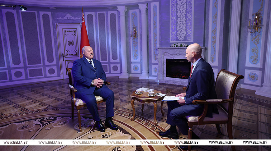 Президент Беларуси Александр Лукашенко в интервью