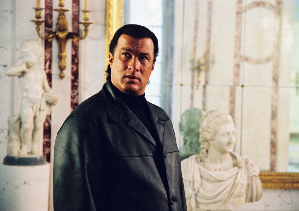   Стивен Сигал, кадр из фильма «Иностранец» (2003)