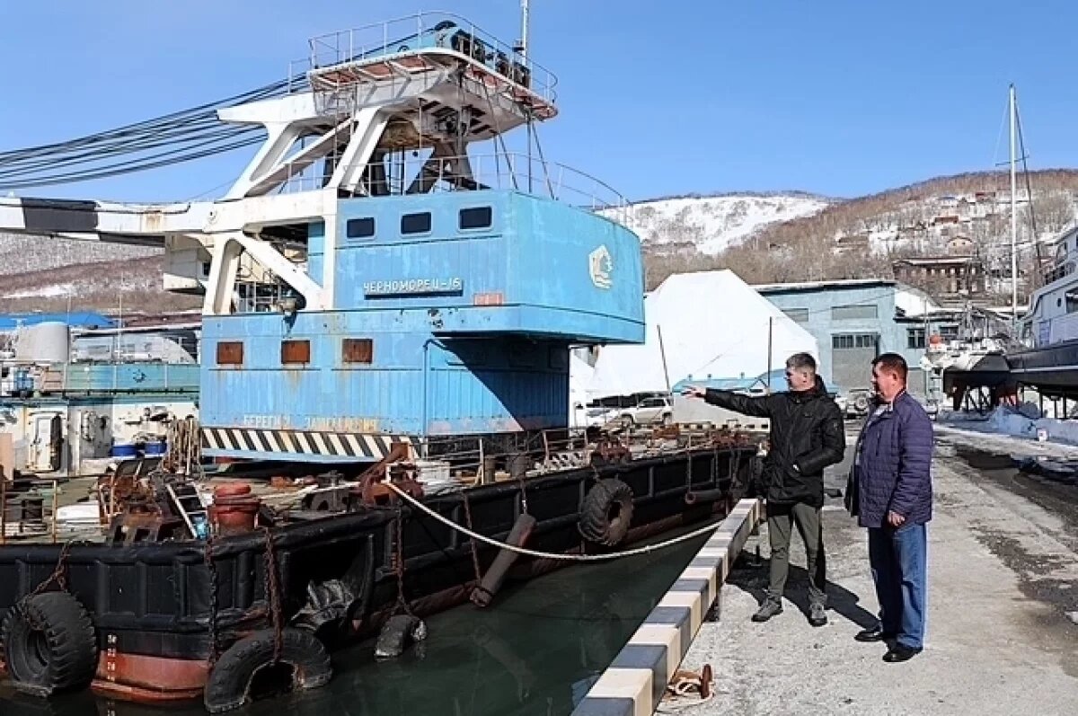    генеральный директор ООО «Яхтенный порт» Константин Марков и его заместитель Владимир Стегней