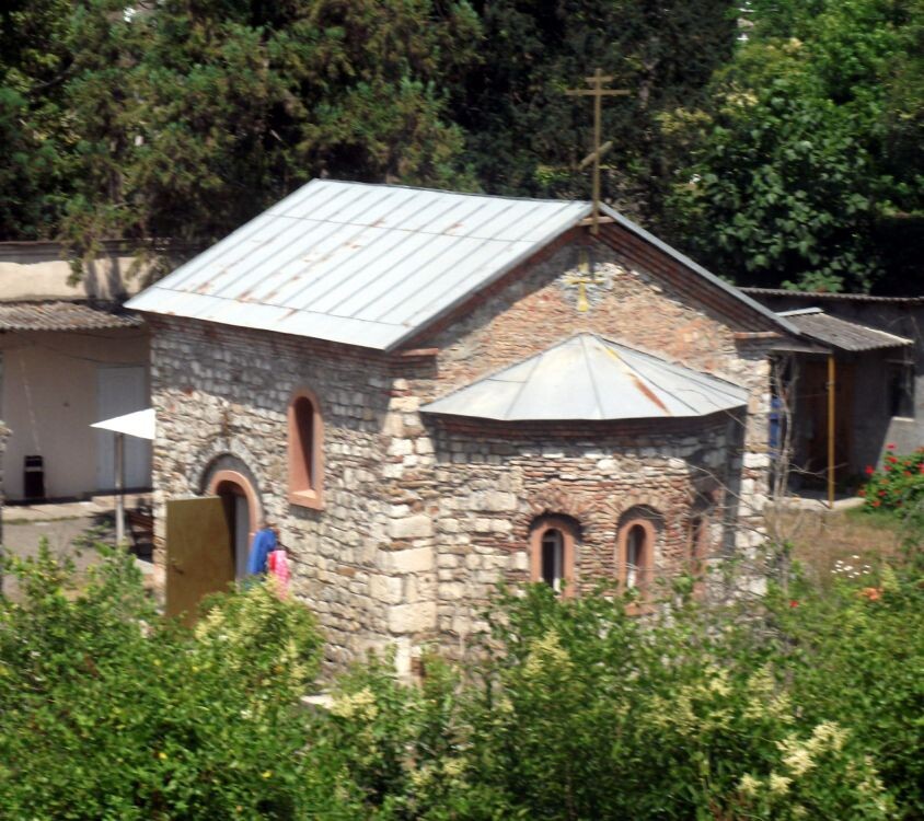 Храм-часовня Всех Святых Пицундских. Источник: https://sobory.ru/