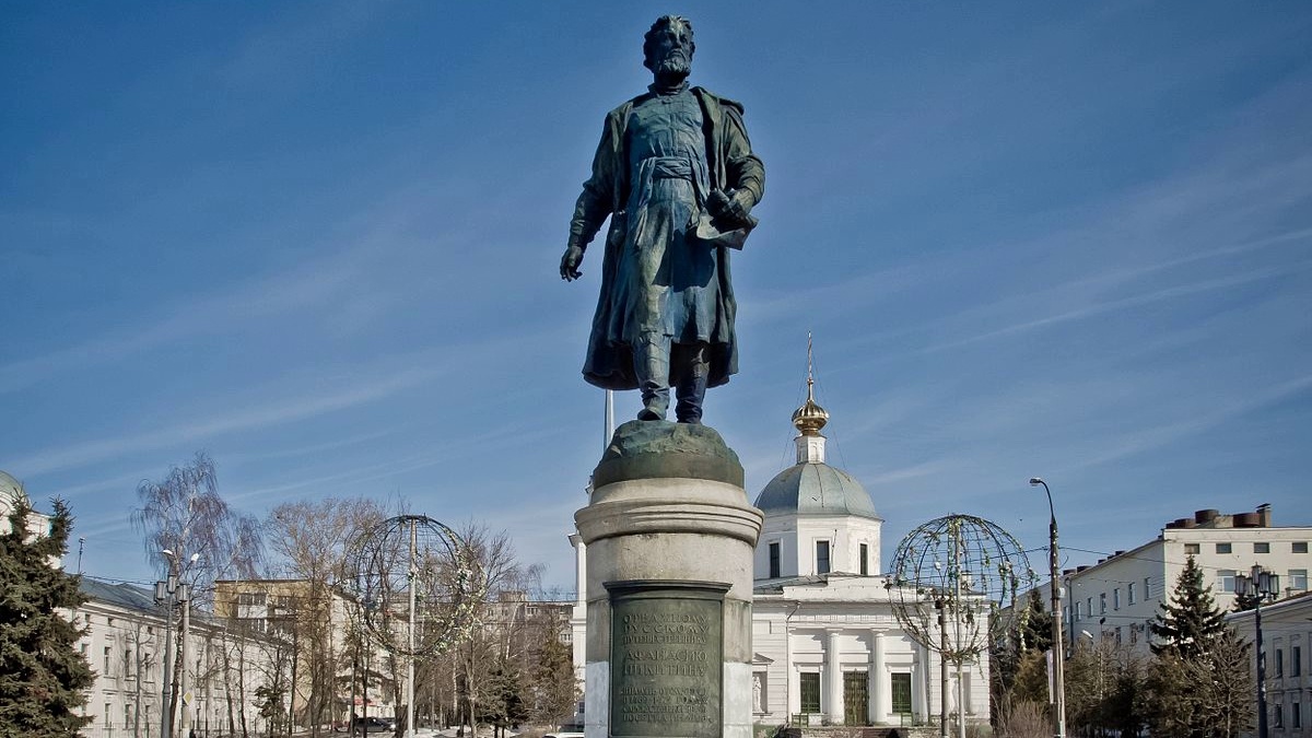 Памятник Афанасию Никитину в Твери