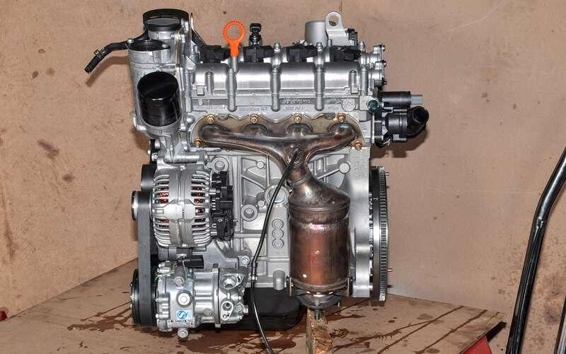    «Алюминиевые» моторы не красят, и поначалу они блестят.