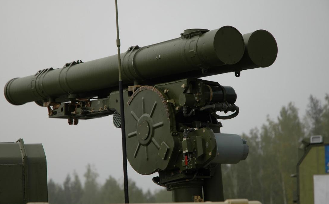 Два 155-мм контейнера для ракет