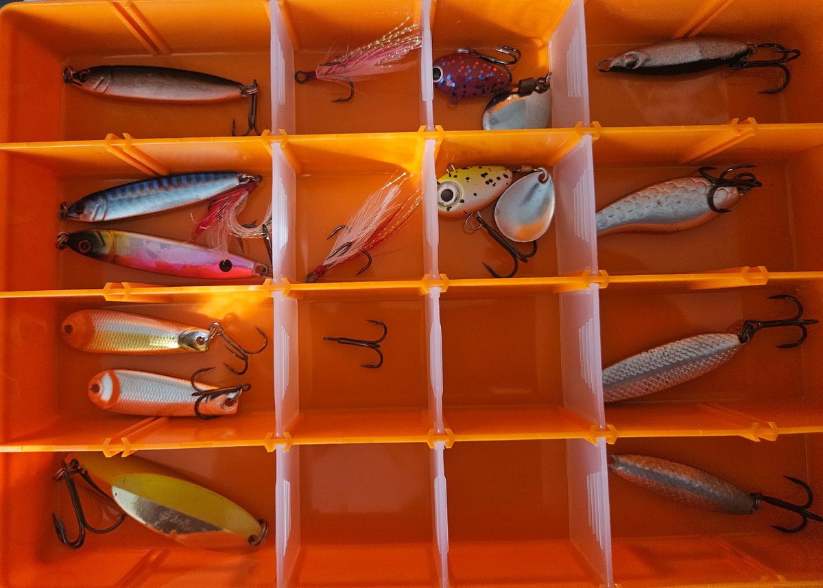 Пришлось завести коробку под жереховые приманки