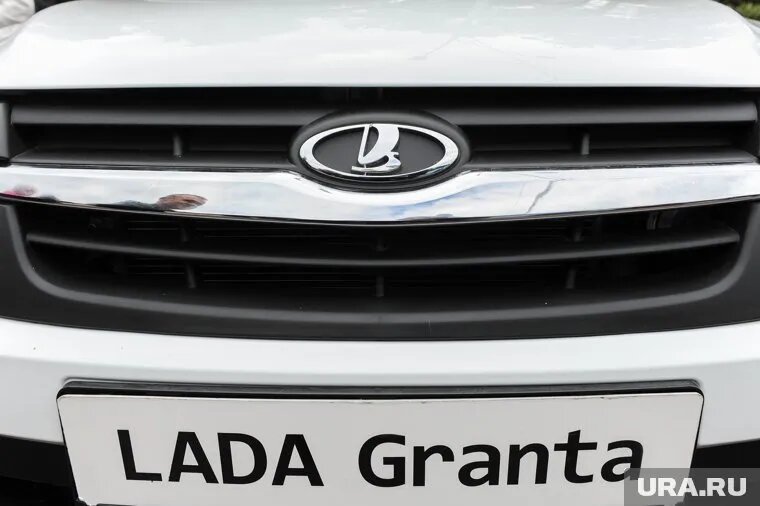 Из-за остановки производства Lada Grant может стать раритетом. Фото: Вадим Ахметов © URA.RU