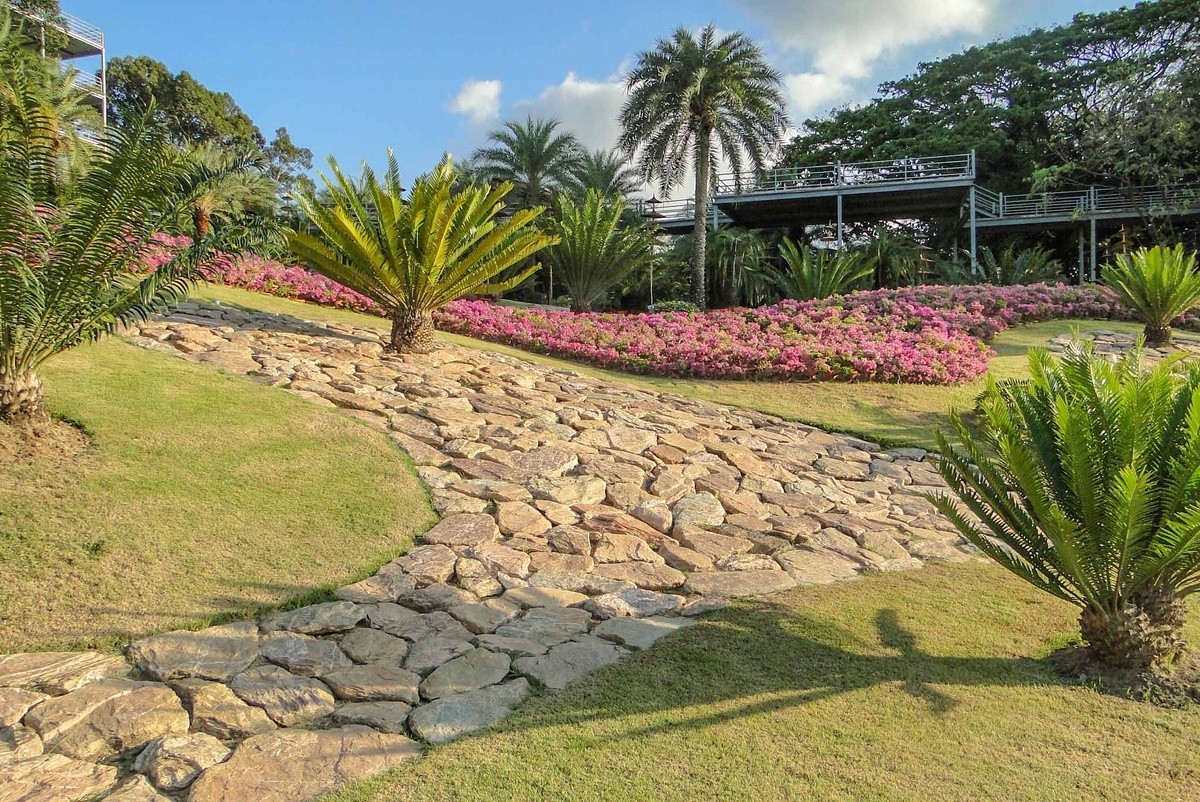 Листайте галерею.