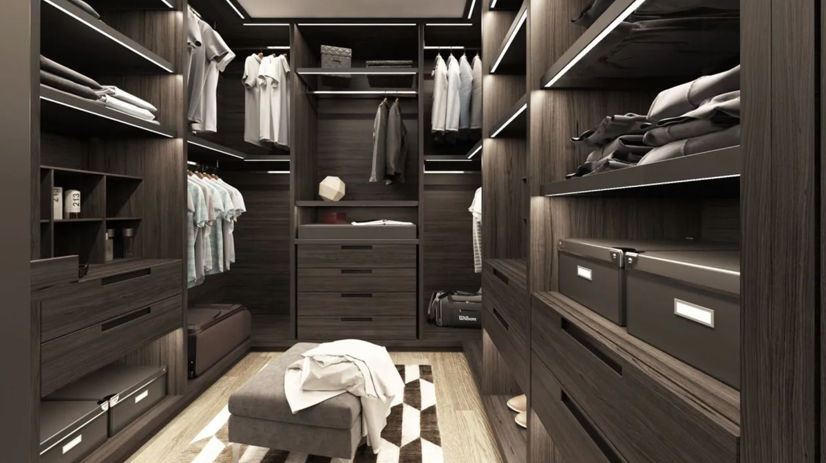 Гардеробная в темных тонах – отличное решение для мужского интерьера