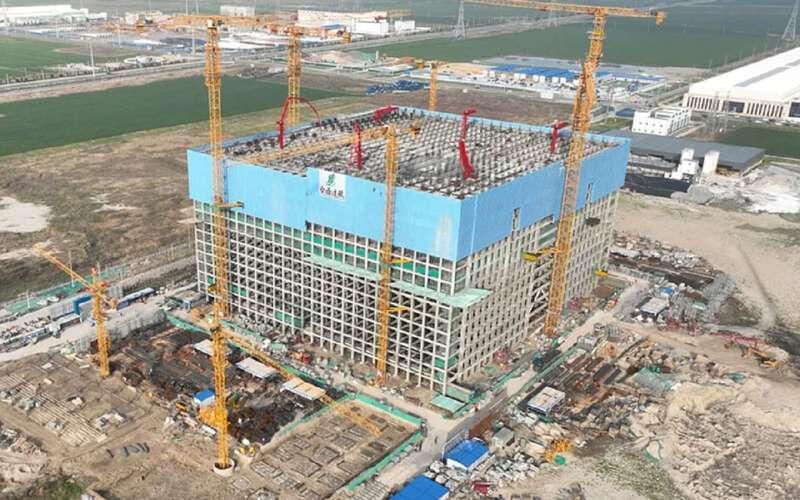 Под капотом такое не поместится. Но это и есть гравитационный аккумулятор.