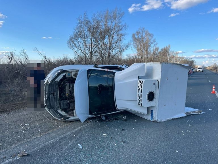    Житель Орска погиб в тройном ДТП с участием хлебного фургона Оренбуржье