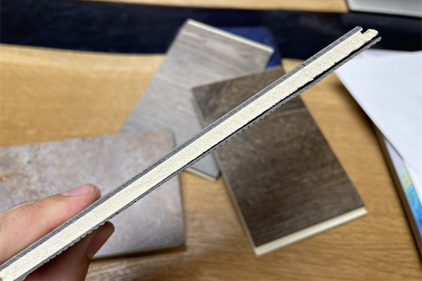 WPC ламинат может быть со встроенной подложкой