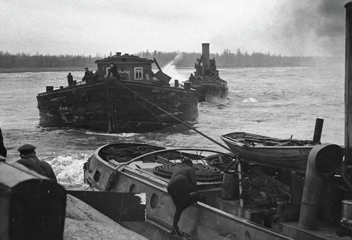 Летняя версия дороги жизни.