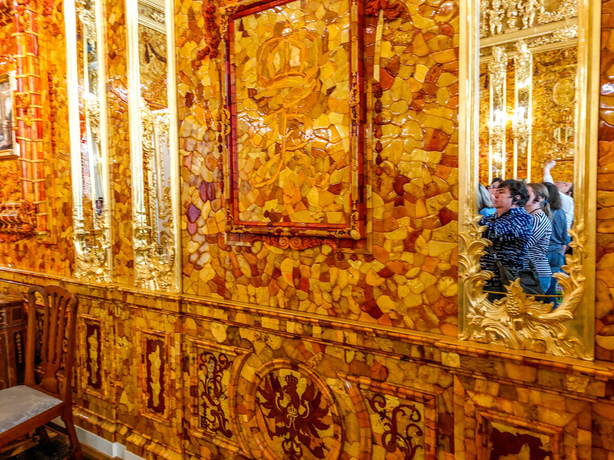    Тайна пропавшей Янтарной комнаты кто украл шедевр и где его искать в 2025 году