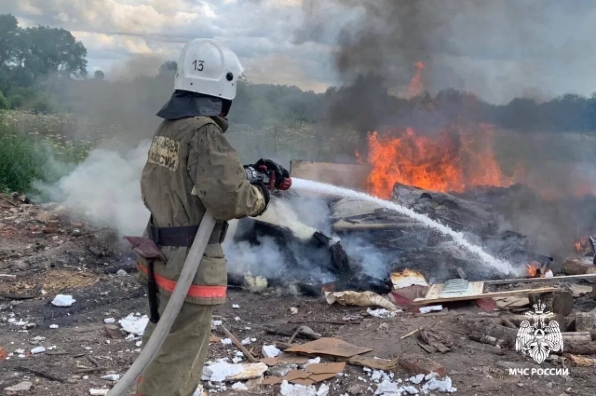    В Тверской области за сутки сгорели два сарая и 45 «квадратов» мусора