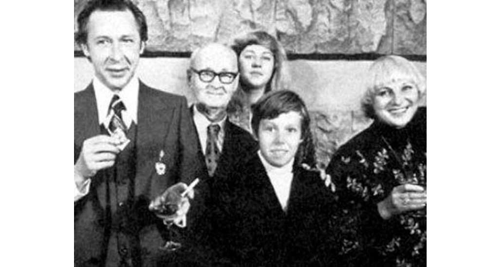 Миша с семьей. 