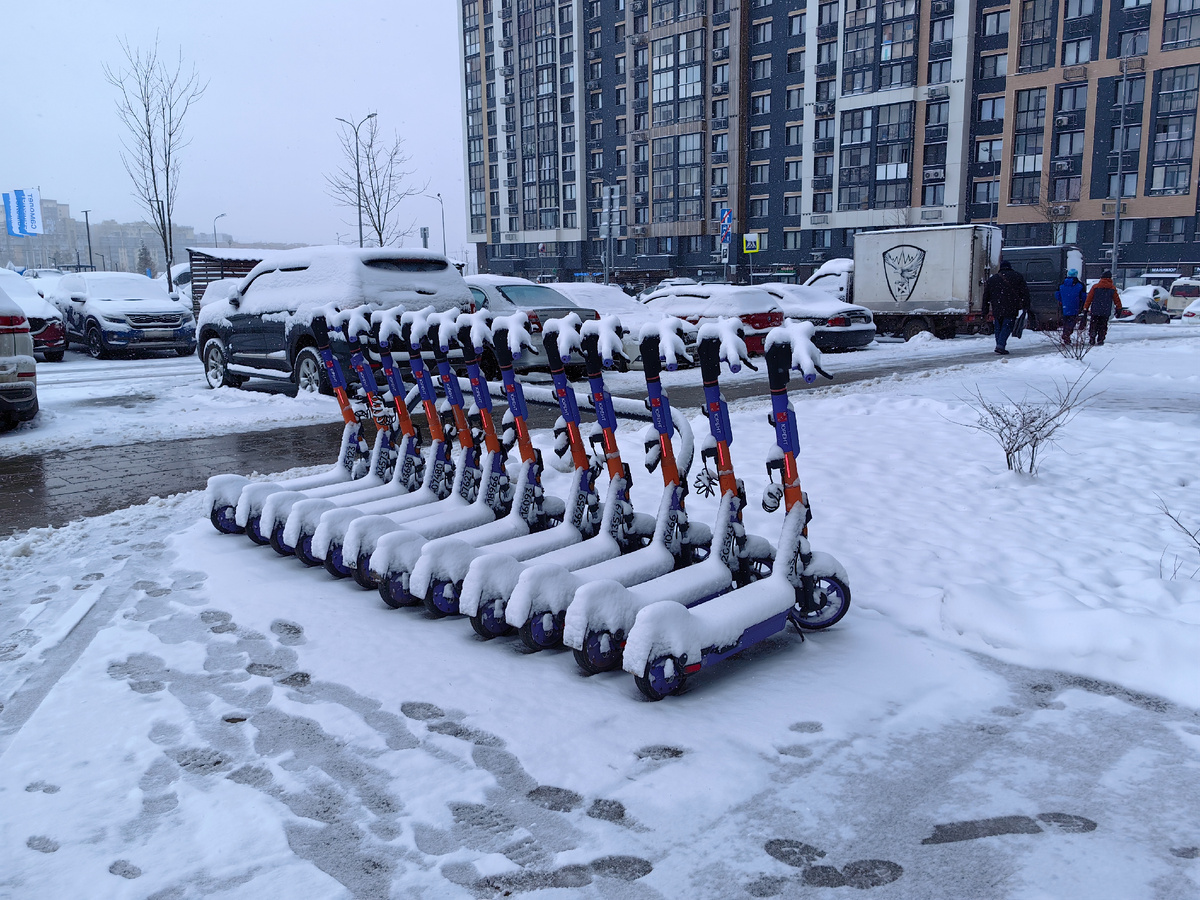 Снегопад в Москве идет с воскресенья.