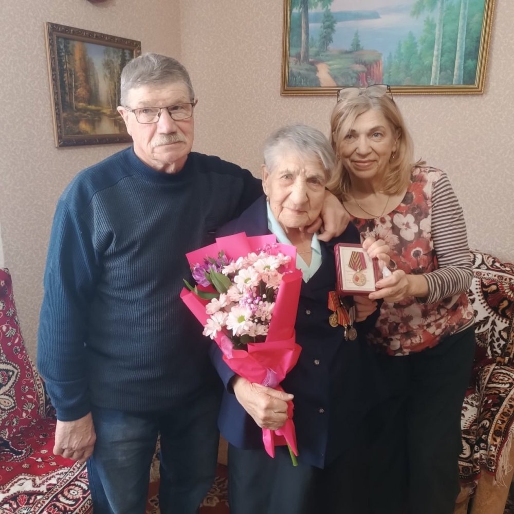    В Кондинском районе продолжается торжественное вручение медалей к 80-летию Великой Победы