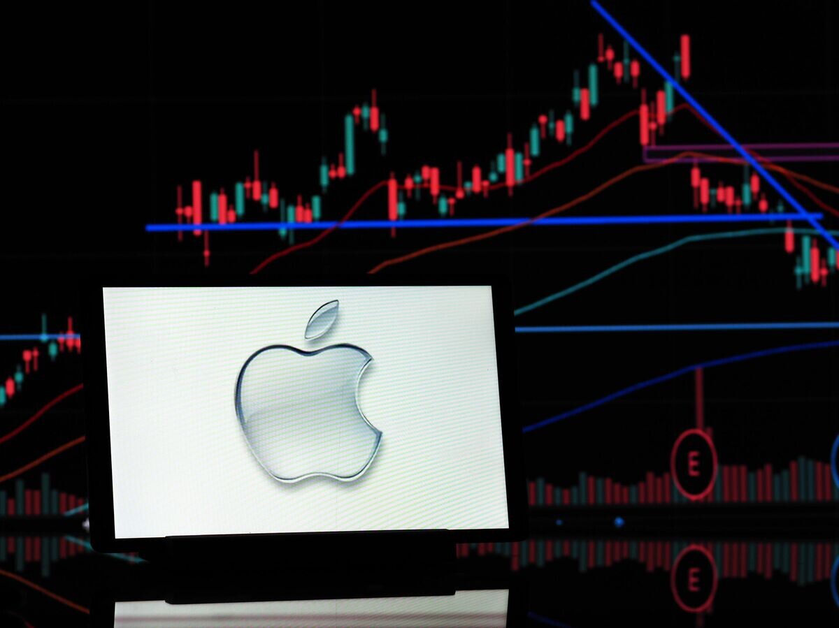    Логотип Apple© Getty Images / SOPA Images/Igor Golovniov